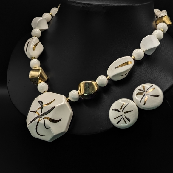 VINTAGE Japanese Hand Painted Ceramic Modernist Necklace & Clipon Earrings Set - Picture 2 of 11